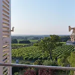 Domaine Maze Churchill Oda ve Kahvaltı 3*
